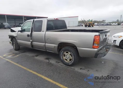 2000 Chevrolet Silverado 1500 Ls z USA, uszkodzony, nr VIN 2GCEC19T5Y1145714